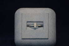 Load image into Gallery viewer, 14k White Gold Diamond Baguette Bar Ring
