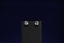 Load image into Gallery viewer, 14k Yellow Gold Green Amethyst Earrings
