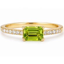 Load image into Gallery viewer, 14k Yellow Gold Diamond and Peridot Ring
