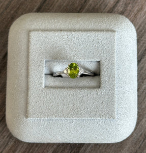 14k White Gold Peridot and Diamond Ring