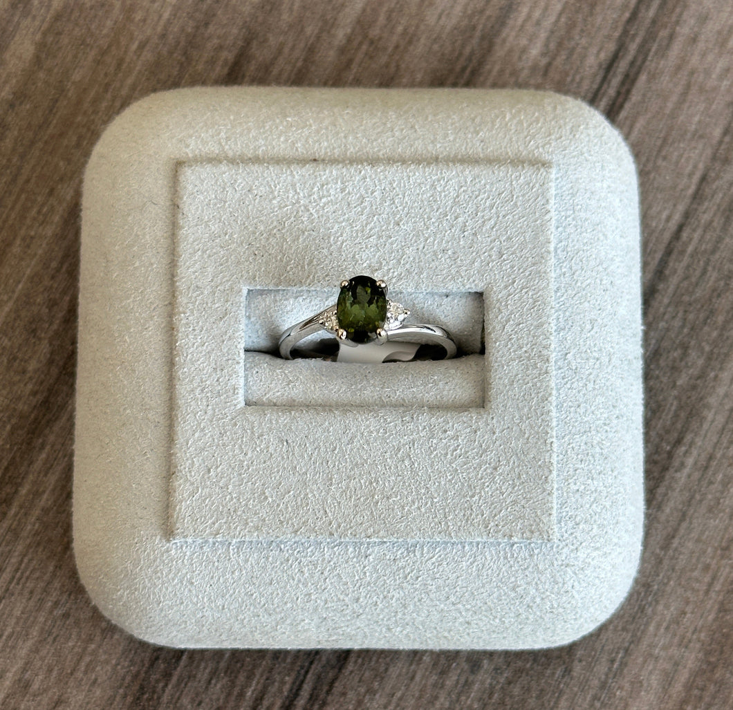14k White Gold Green Tourmaline Diamond Ring