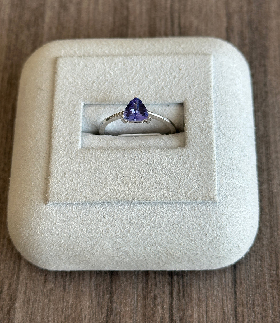 14k White Gold Tanzanite Ring