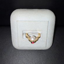 Load image into Gallery viewer, 14k Yellow Gold Rhodolite Garnet and Pearl Reverse Ring
