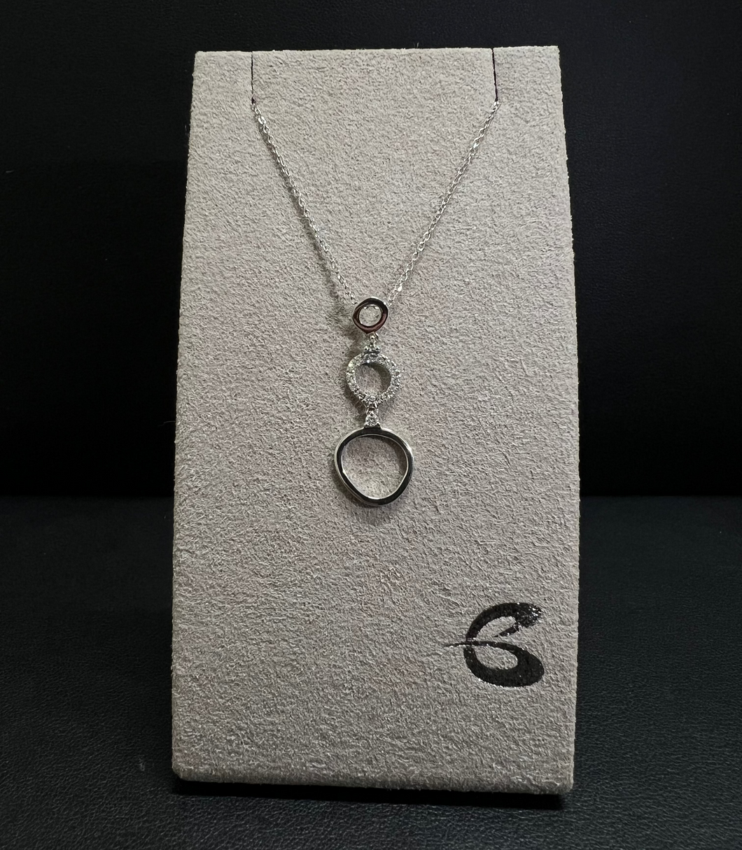 14k White Gold Diamond Circles Necklace