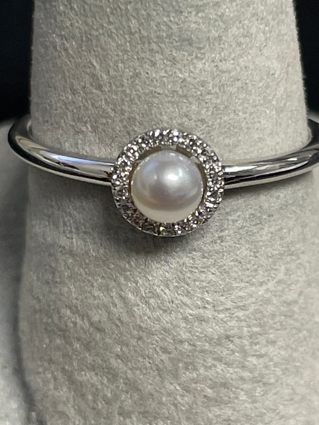 One Ladies 14k White Gold Pearl and Diamond Halo Ring