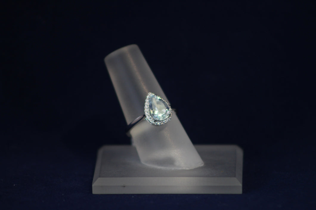 14k White Gold Pear Shaped Aquamarine and Diamond Ring