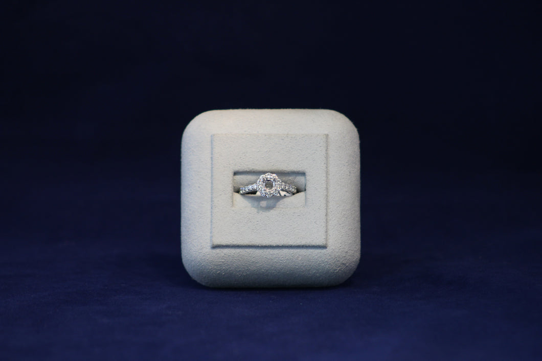 14k White Gold Diamond Engagement Ring Halo Setting
