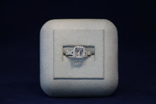 Load image into Gallery viewer, 14k White Gold Diamond Engagement Ring Remount
