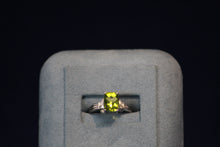 Load image into Gallery viewer, 14k White Gold Peridot and Diamond Ring
