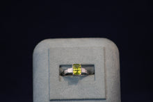 Load image into Gallery viewer, 14k White Gold Peridot Ring
