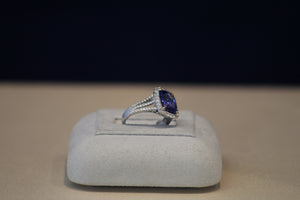 18k White Gold Tanzanite & Diamond Ring