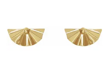Load image into Gallery viewer, 14k Yellow Gold Fan Earrings
