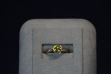 Load image into Gallery viewer, 14k Yellow Gold Peridot Ring
